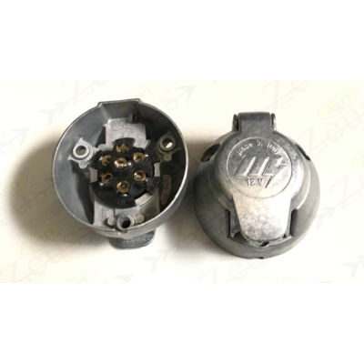 7-POLE FEMALE SOCKET